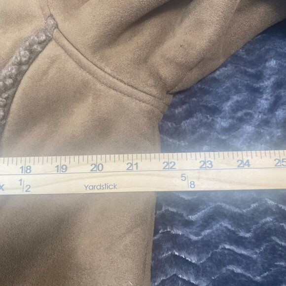 L.L. Bean Faux Fur lined Suede Winter Jacket Brown Womens size medium Petite - Picture 6 of 11
